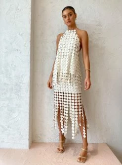 Camilla And Marc Murano Top In Cream -Coco & Lola Sales CamillaandMarc 27thJune LowRes Reshoot 38 2d9fae92 dfb6 4e8f 8fa8 a119e22e2462 600x