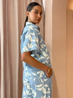 Palm Noosa Palm Lounge Shirt Short Sleeve In Eves Leaves Blue -Coco & Lola Sales PalmNoosa Lowres 18 fa894df9 68f4 4a47 a450 6b506bb02d68 600x